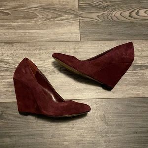 Jessica Simpson wedged heel